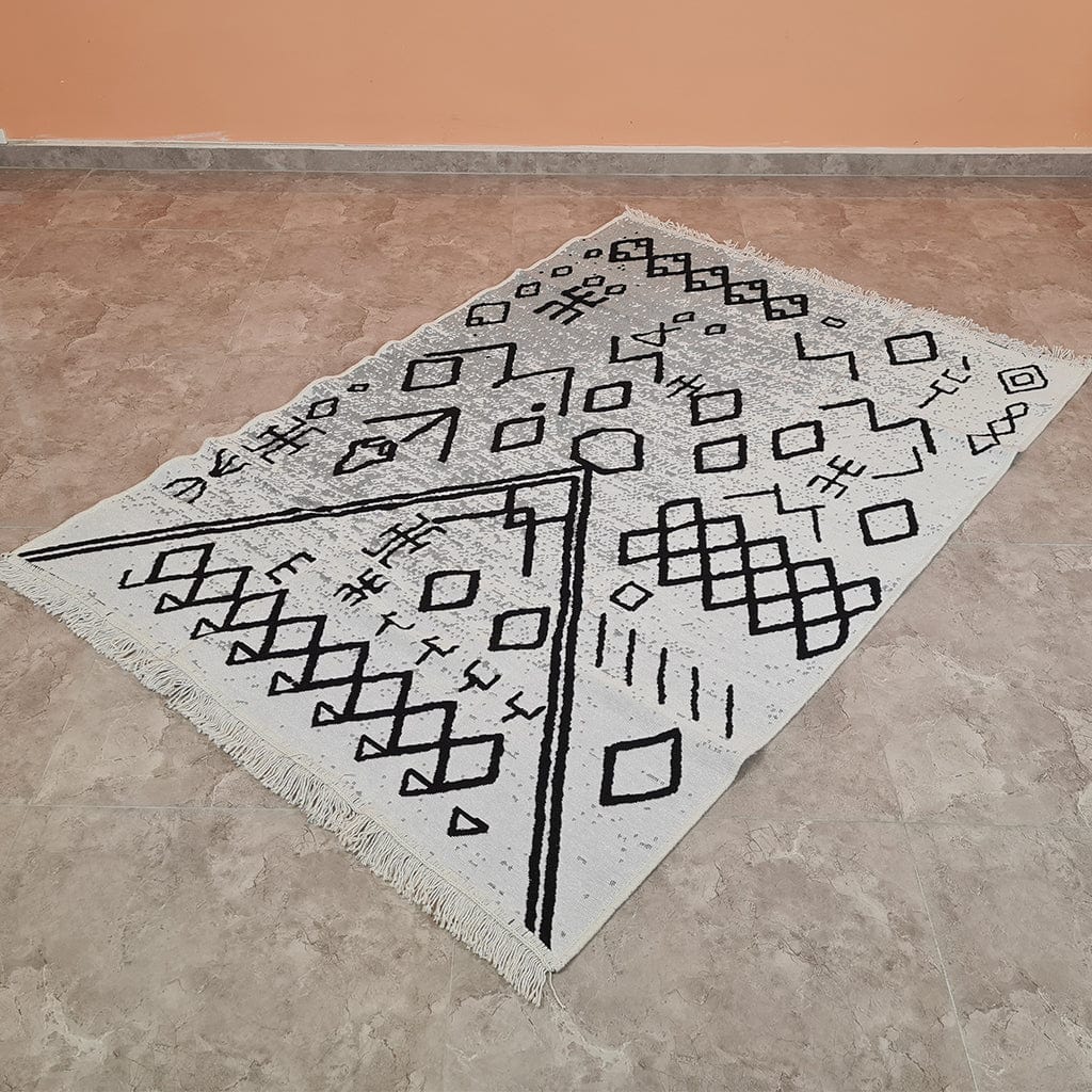 Evium Rug White Black Symbol