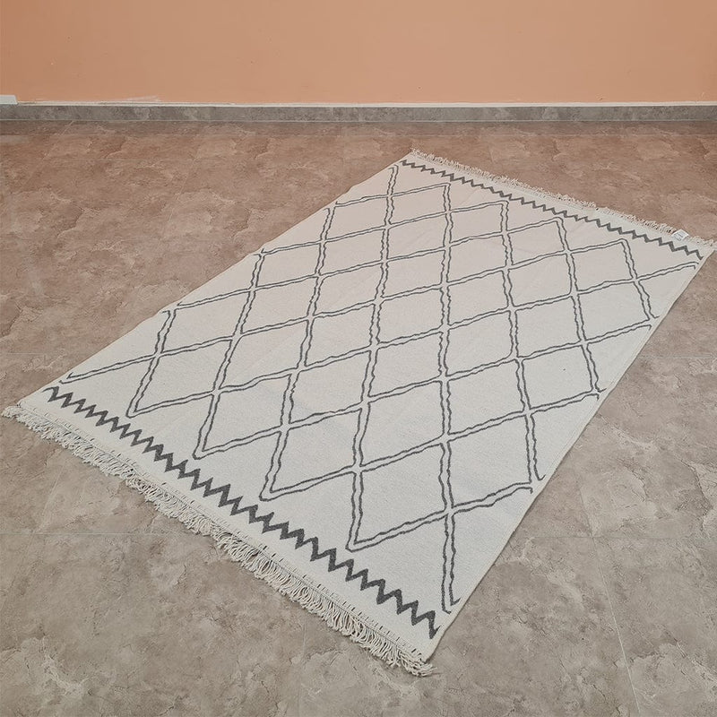 Evium Rug White